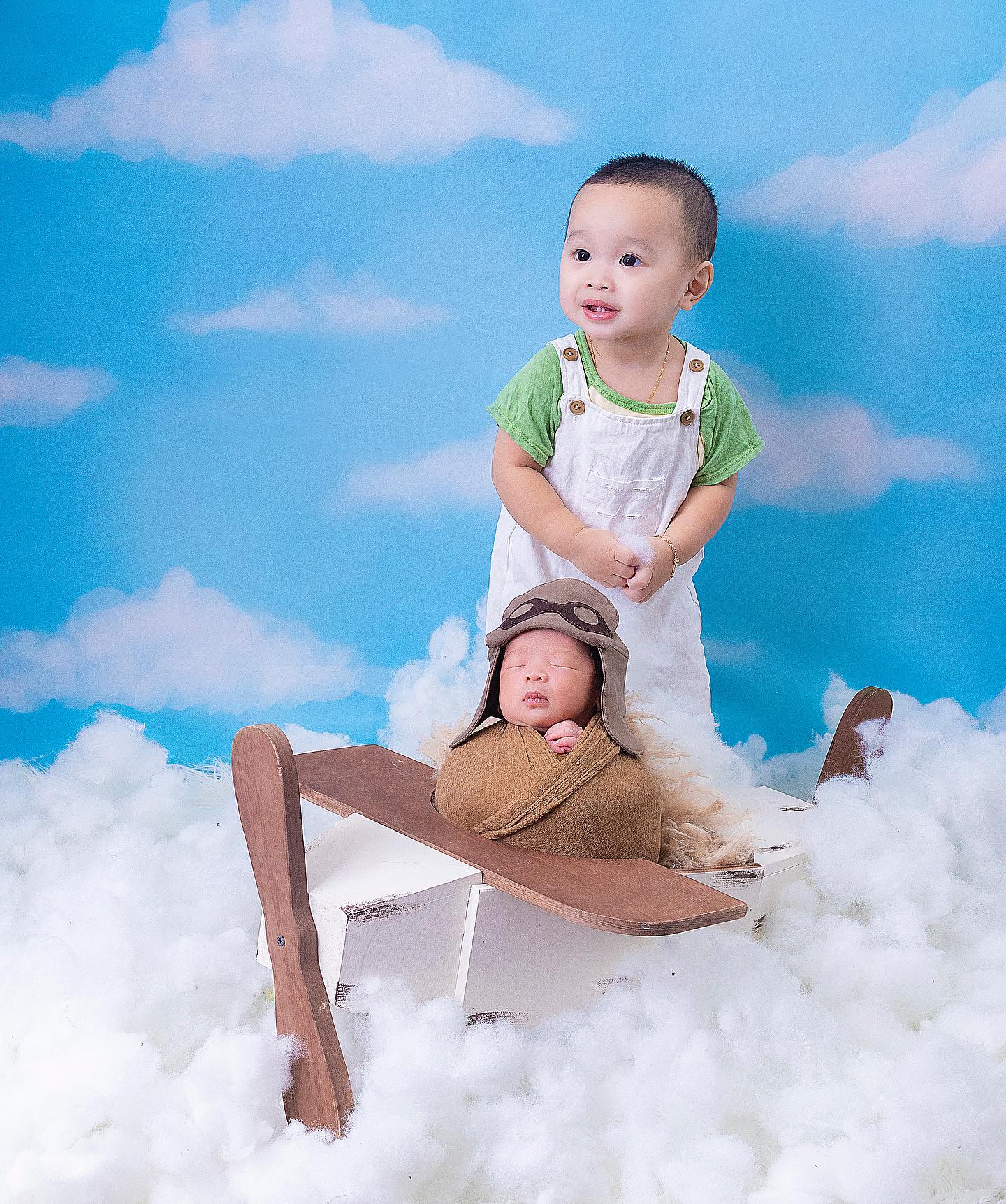 Toule de Fond Beau Ciel Nuages Blancs pour la Photographie Nouveau-Né Nb-367