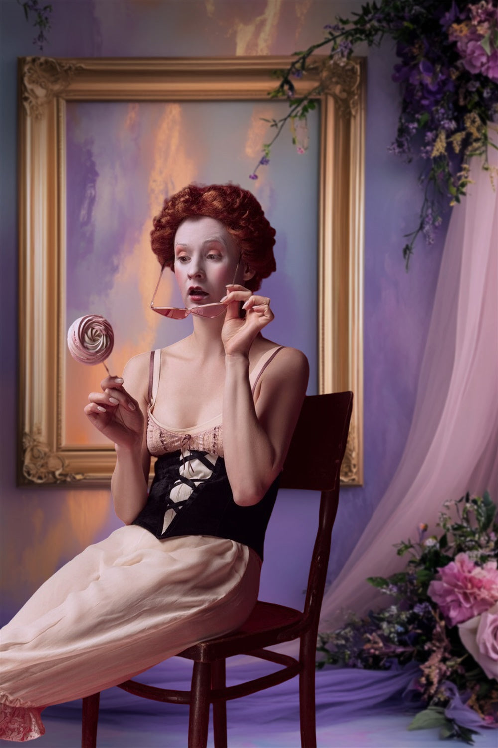 Toile de fond Boudoir Cadres Dorés Fleurs Violettes BRP1-481