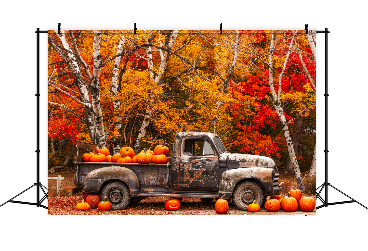 Toile de fond de forêt d'érable avec camion ancien et citrouilles d'automne BRP7-113