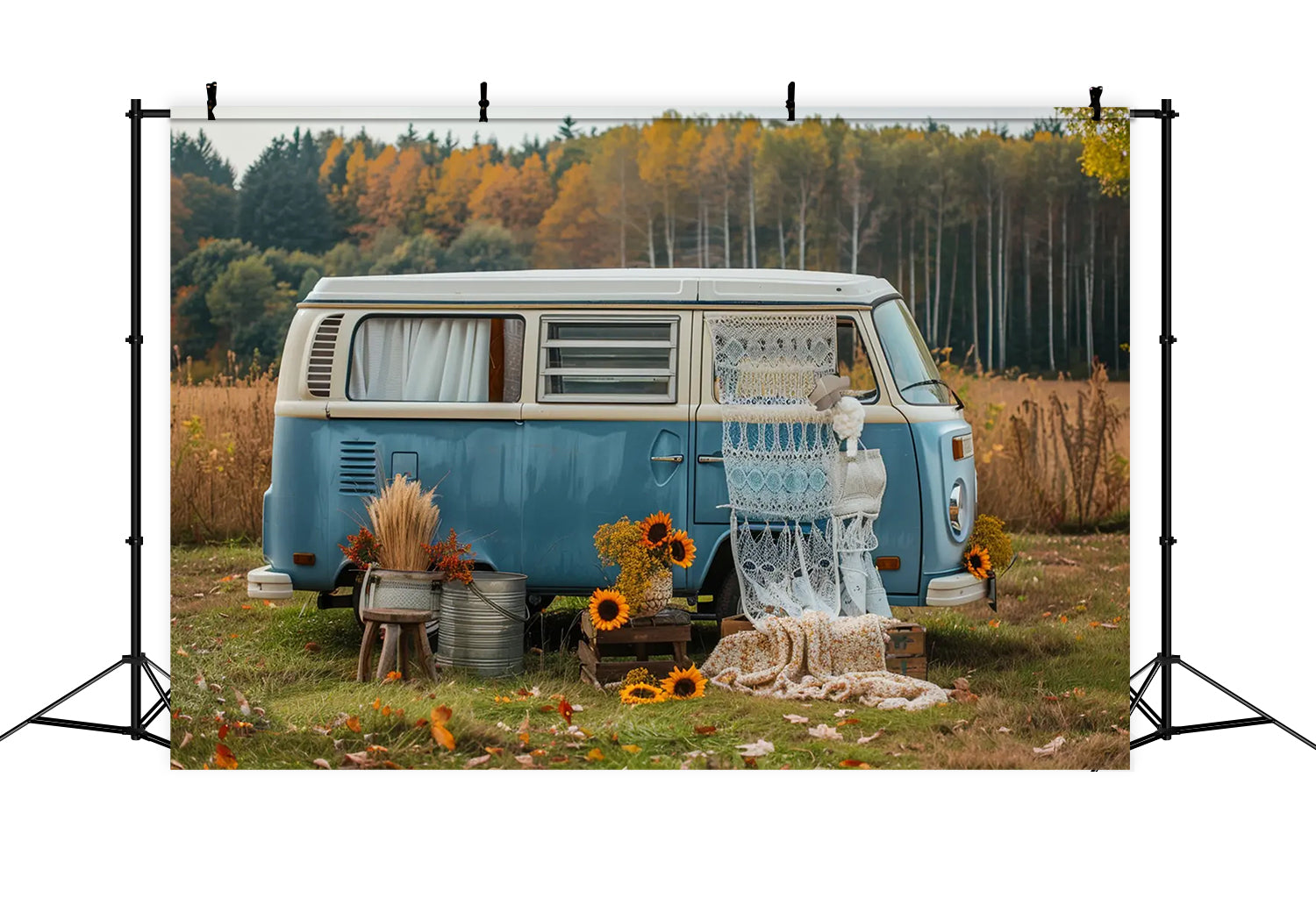 Toile de fond de bus bleu avec tournesols en forêt d'automne BRP7-155