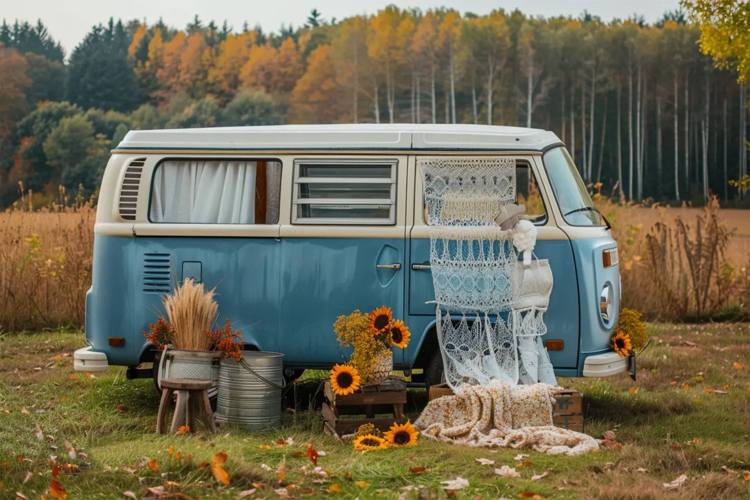 Toile de fond de bus bleu avec tournesols en forêt d'automne BRP7-155