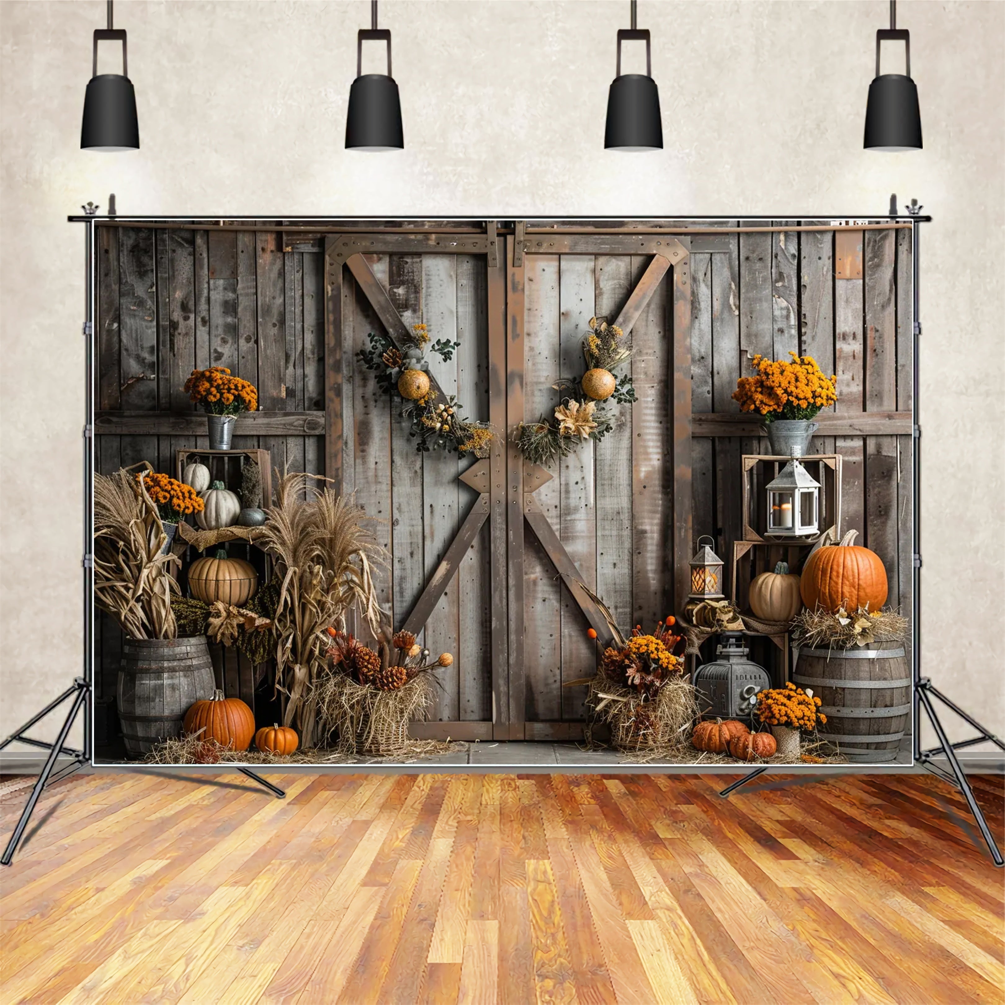 Toile de fond de porte en bois brun avec paille et citrouilles d'automne BRP7-165