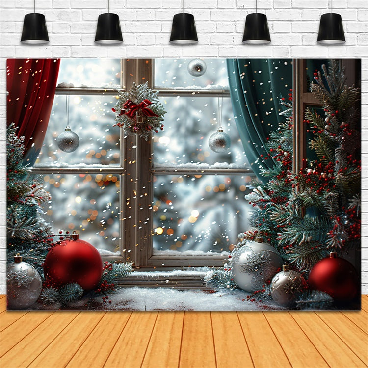 Toile de fond Fenêtre de Noël enneigée avec ornements festifs BRP9-116