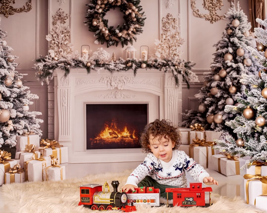 Toile de fond Cheminée Blanche Sapins et Couronne de Noël RR8-38