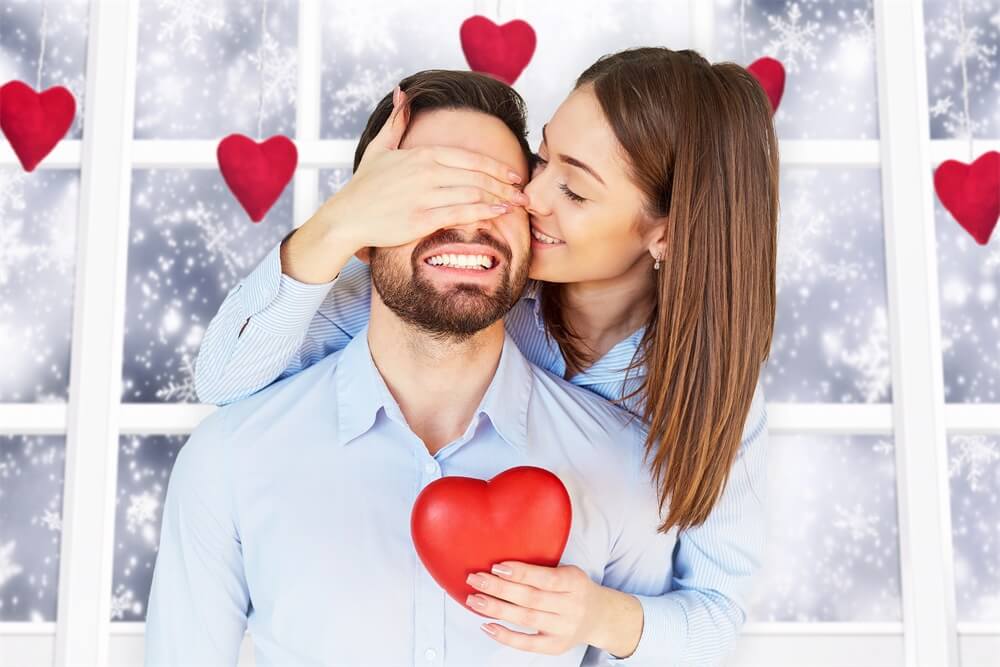 Hiver Flocons de neige Fenêtre Cœurs suspendus Romantique Toile de fond M12-07