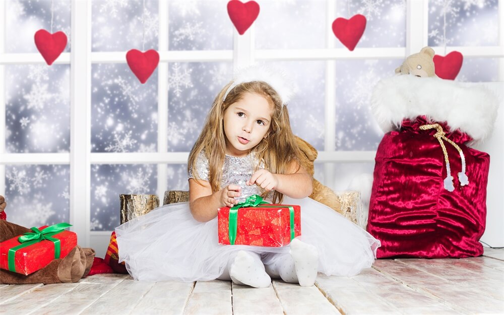 Hiver Flocons de neige Fenêtre Cœurs suspendus Romantique Toile de fond M12-07