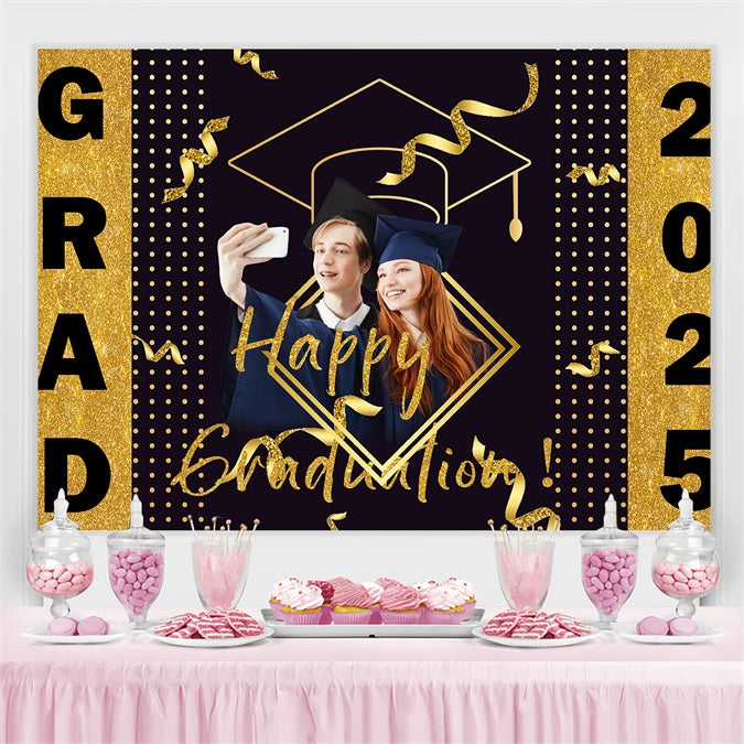 Toile de fond de remise des diplômes 2025 Chapeau pailleté Ruban personnalisé TWW3-100