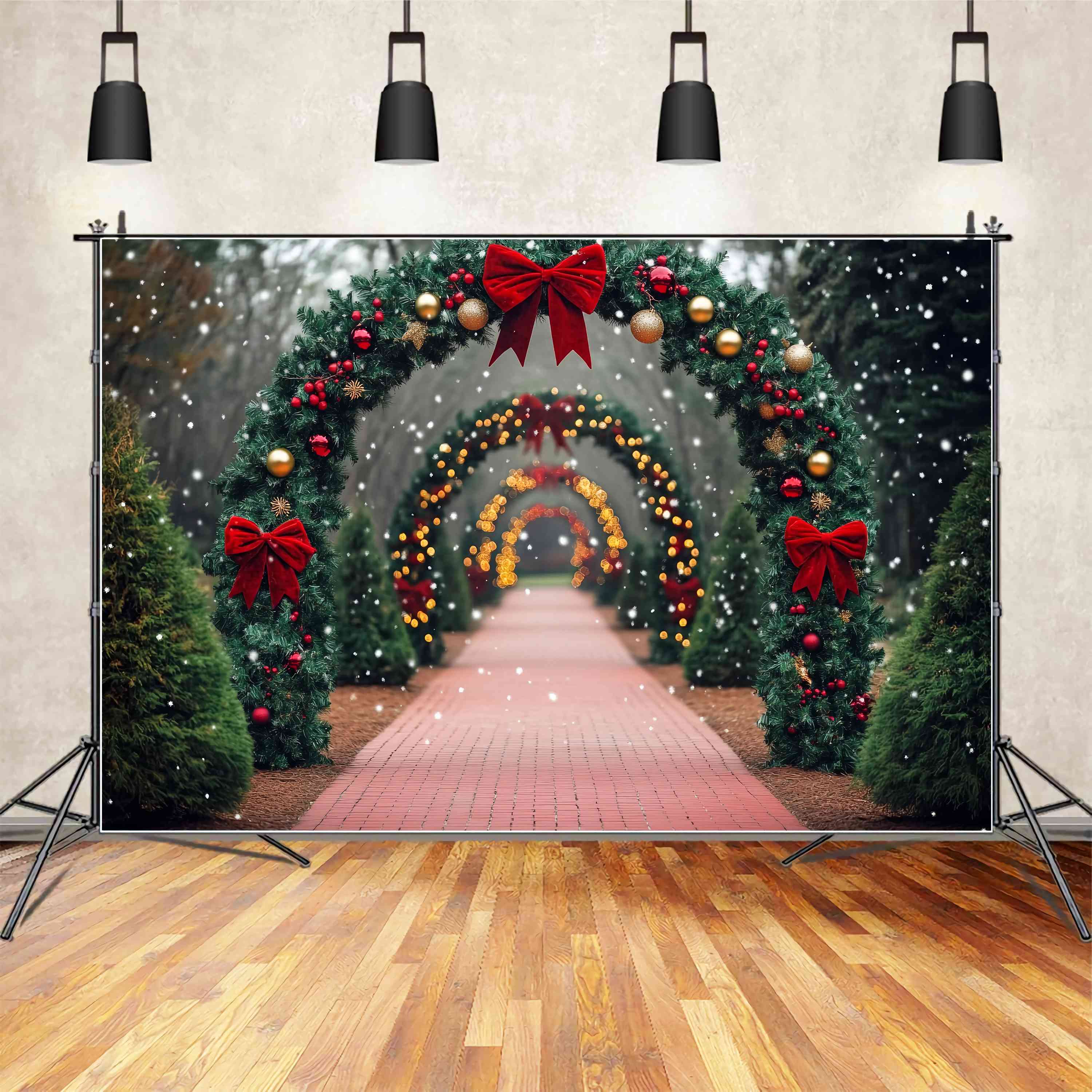 Toile de fond Noël Ferme de Sapins Sentier Enneigé Arche Ruban Rouge TWW58-79