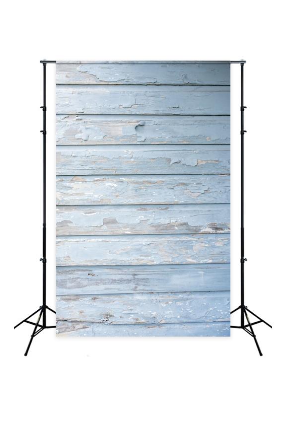 Toile de fond en bois patiné bleu pour studio conçu par Beth Hrachovina