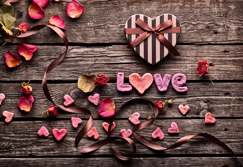 LOVE Hearts Gift Wood Valentine Backdrop