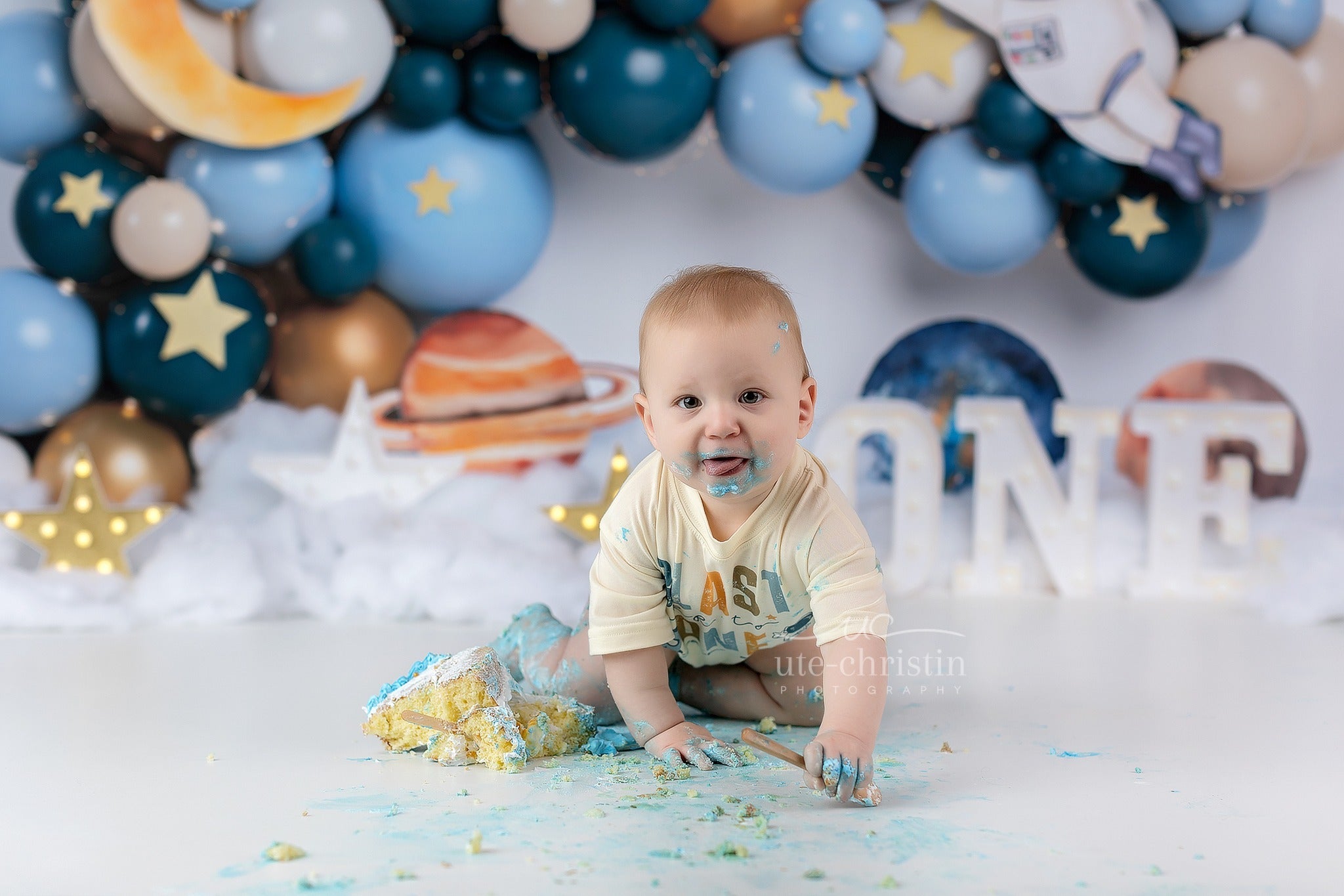 Toile de fond 1er Anniversaire Astronaute Espace Aventure Ballons Smash Cake MRR9-58
