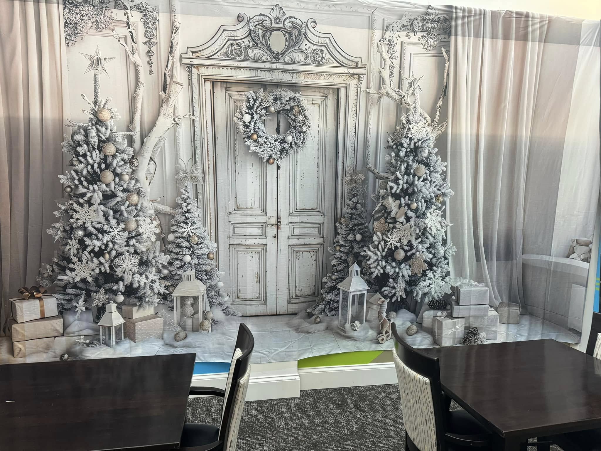 Toile de fond de Porte Blanche et Sapin de Noël BRP7-226