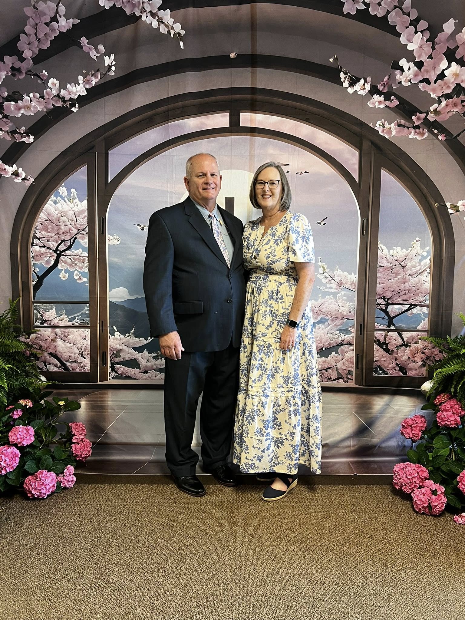 Toile de Fond Pâques Croix Fleurie Fenêtre Encadrée BRP11-322