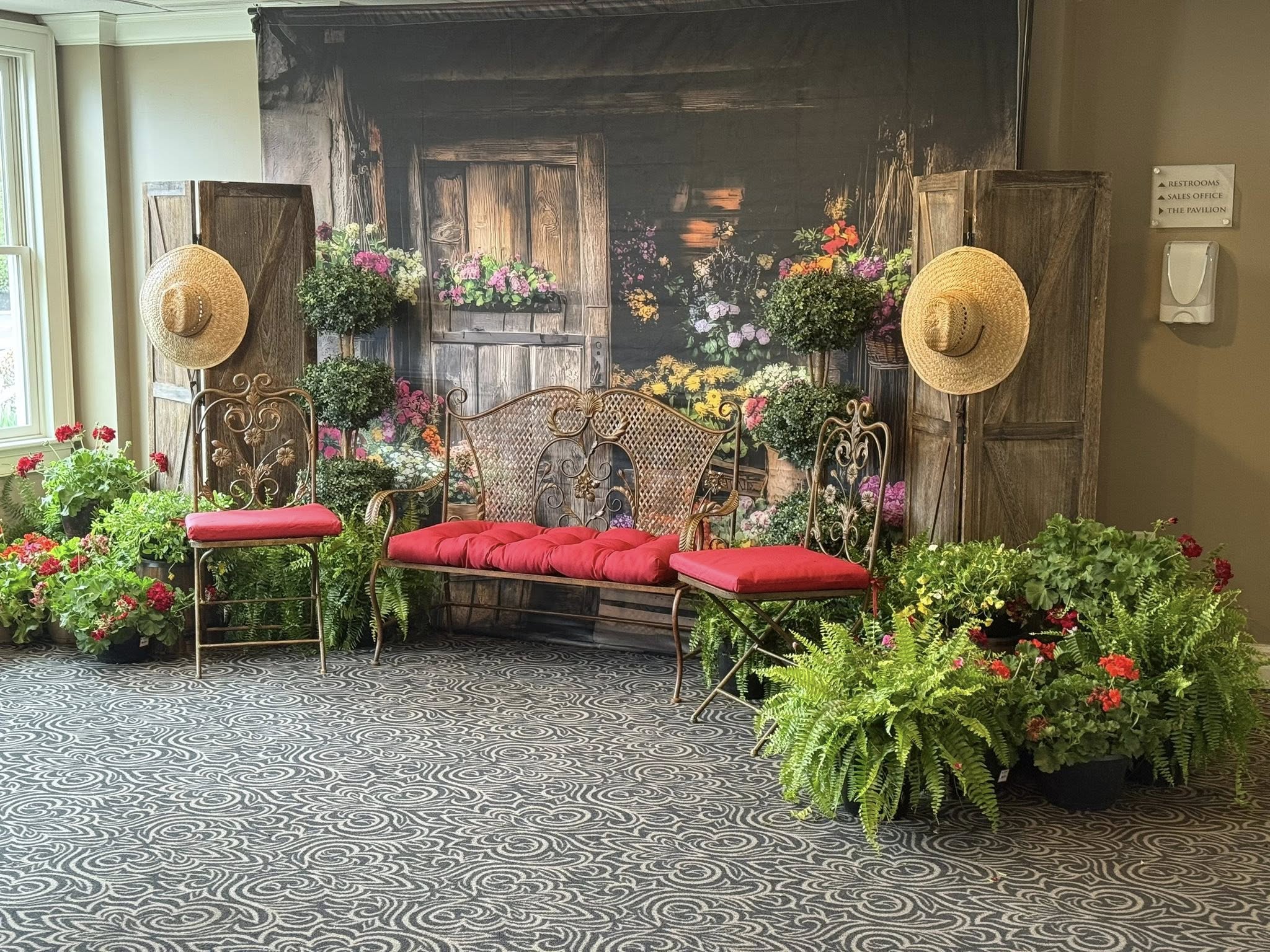 Toile de fond Printemps Marché de Fleurs Rustique Porte en Bois LXX2-63