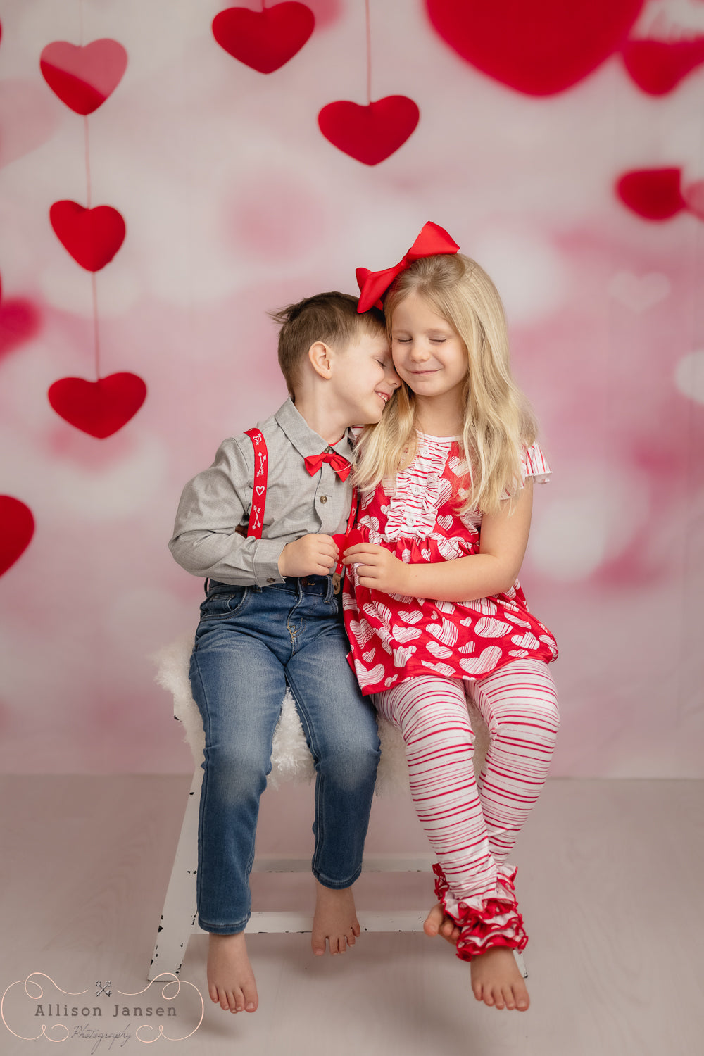 Toile de fond Saint-Valentin Cœurs Rouges Flottants Fils Bokeh MRR9-96