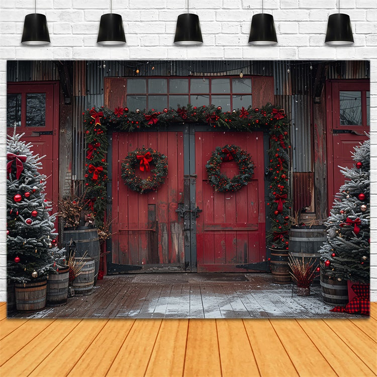 Toile de fond Grange rouge de Noël avec couronnes et décorations d'arbres BRP9-80