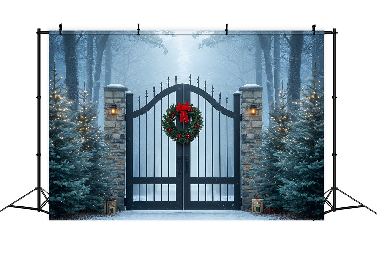 Toile de fond de Noël Forêt Enneigée Portail en Fer par Magali