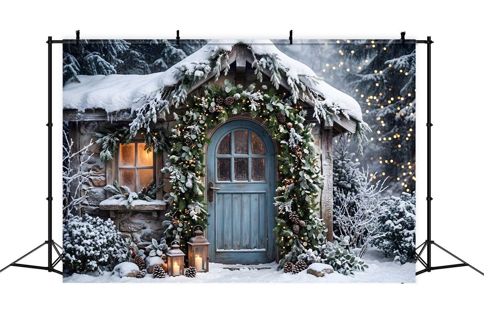 Toile de fond chaleureuse de Noël avec maison enneigée porte bleue et guirlande CEM65-155