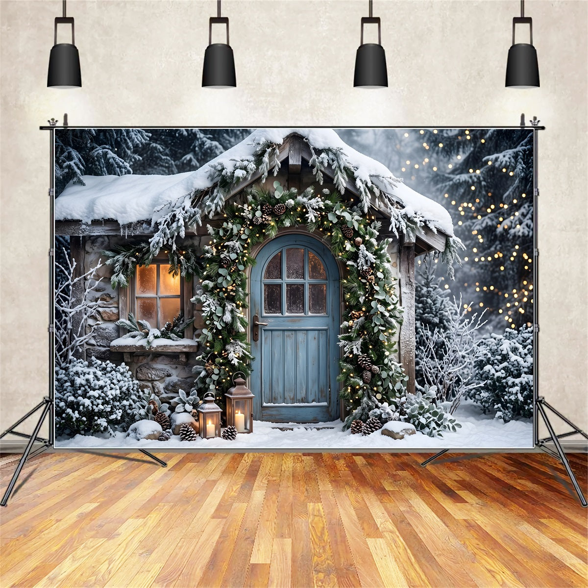 Toile de fond chaleureuse de Noël avec maison enneigée porte bleue et guirlande CEM65-155