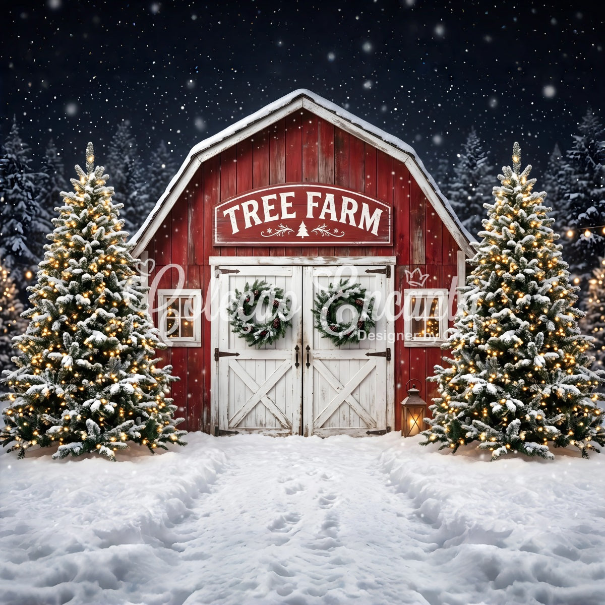 Toile de fond de ferme de sapins de Noël avec grange et entrée enneigée CEM65-166