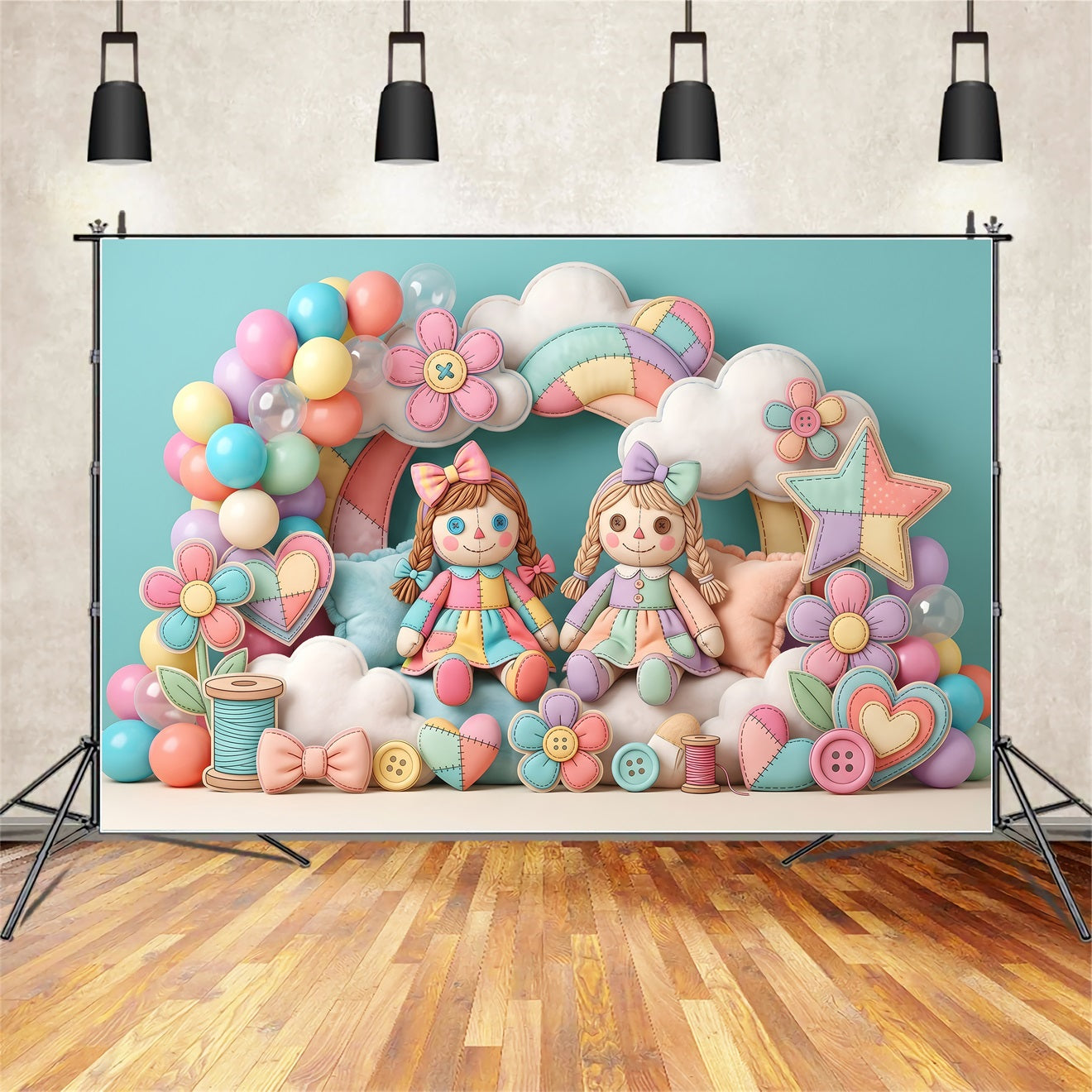 Toile de fond pour bébé et enfant avec poupée en tissu assemblé arc-en-ciel et ballons CEM65-33