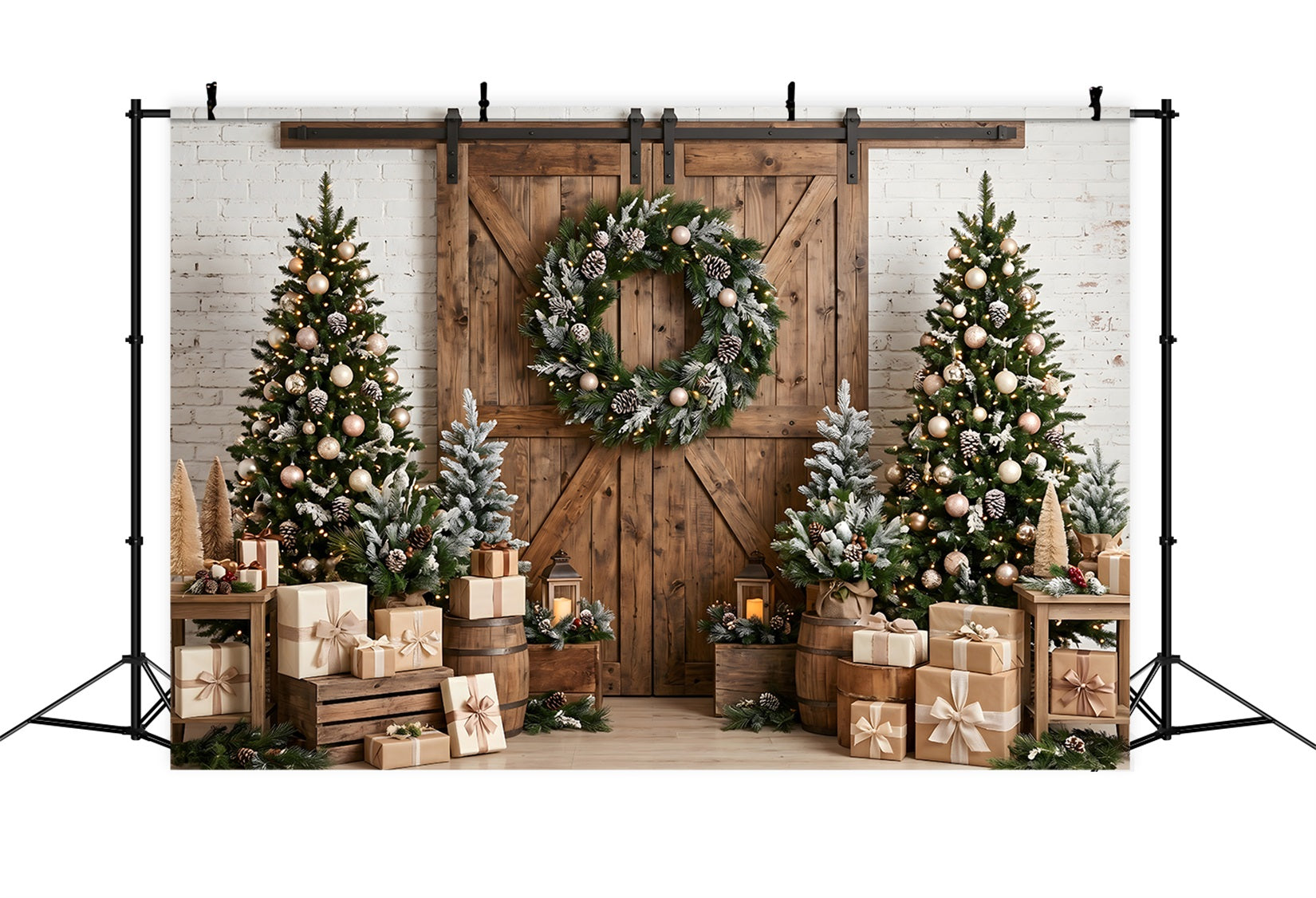 Toile de fond sur le thème de Noël avec porte de grange rustique couronne et sapins CEM65-97