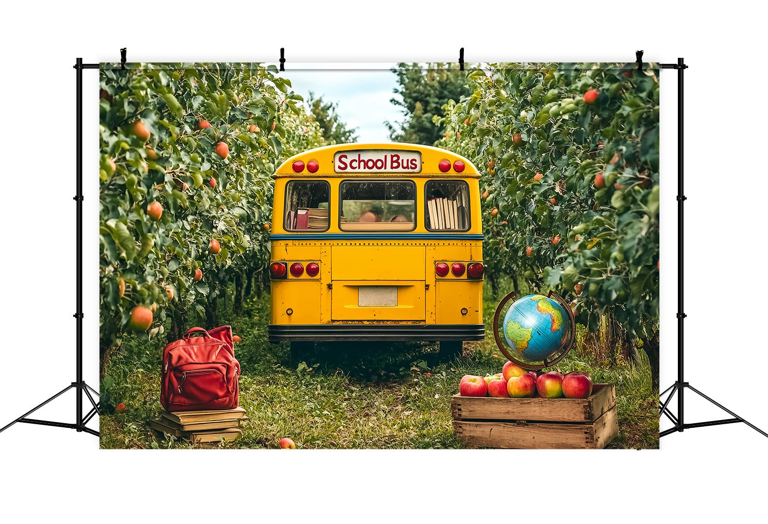 Toile de fond Bus Scolaire Jaune Verger Pommes Globe Rentrée des Classes LXX58-126