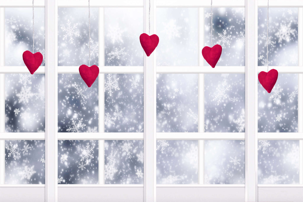 Hiver Flocons de neige Fenêtre Cœurs suspendus Romantique Toile de fond M12-07
