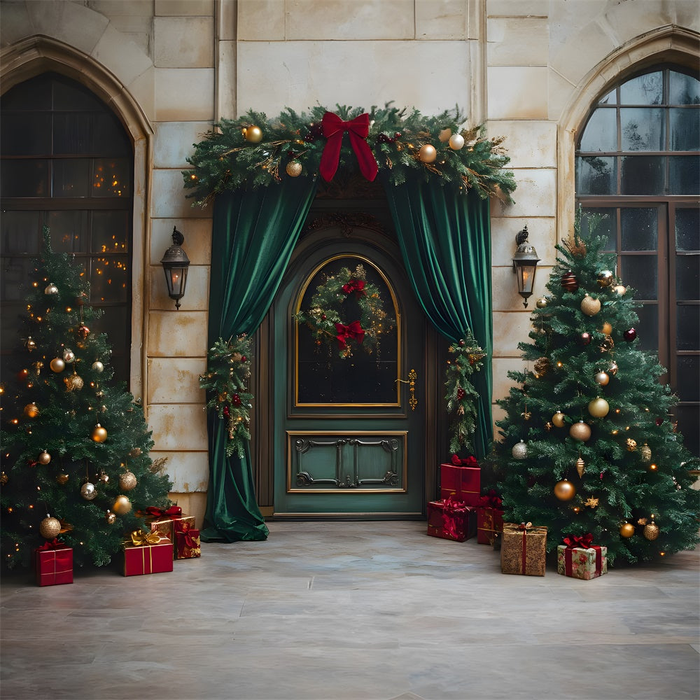 Toile de fond Porte verte avec rideau et sapins décorés de Noël RR9-62