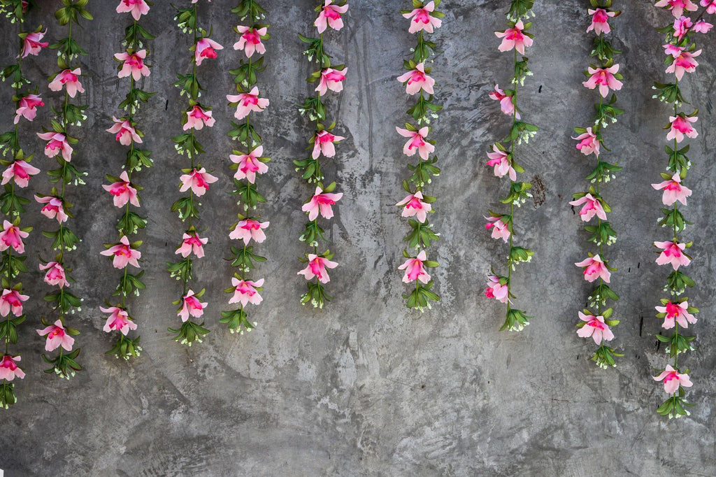 Toile de fond de fleurs avec Mur de briques grunge pour la photographie HJ03614